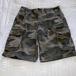Perfect condition camo cargo shorts, waist 32, never worn